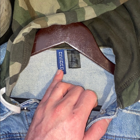 •H&M | DIVIDED• (Denim Jacket) - Picture 4 of 5